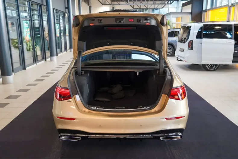 Mercedes-Benz S 580 (Clasa S) din 2024 cu 23.694 km - oferta MER242931 - foto 14