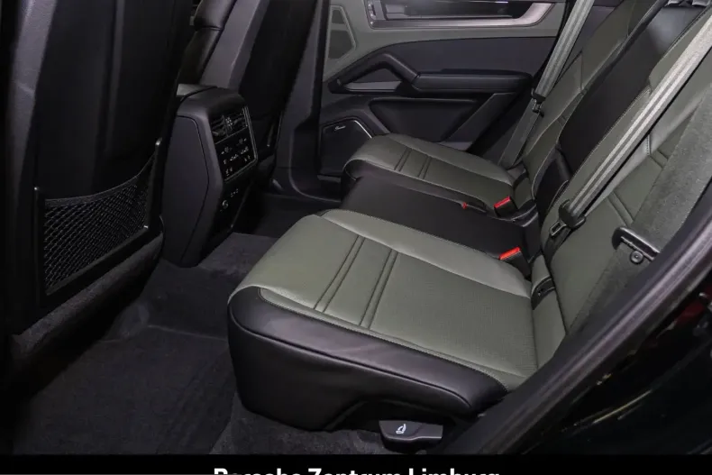 Porsche Cayenne din 2025 cu 9.900 km - oferta POR242932 - foto 40