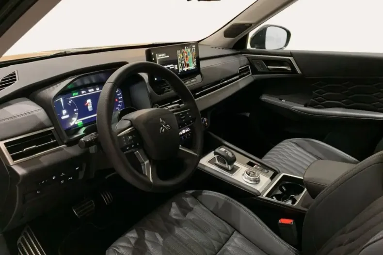 Mitsubishi Outlander din 2025 cu 19.000 km - oferta MIT242936 - foto 6