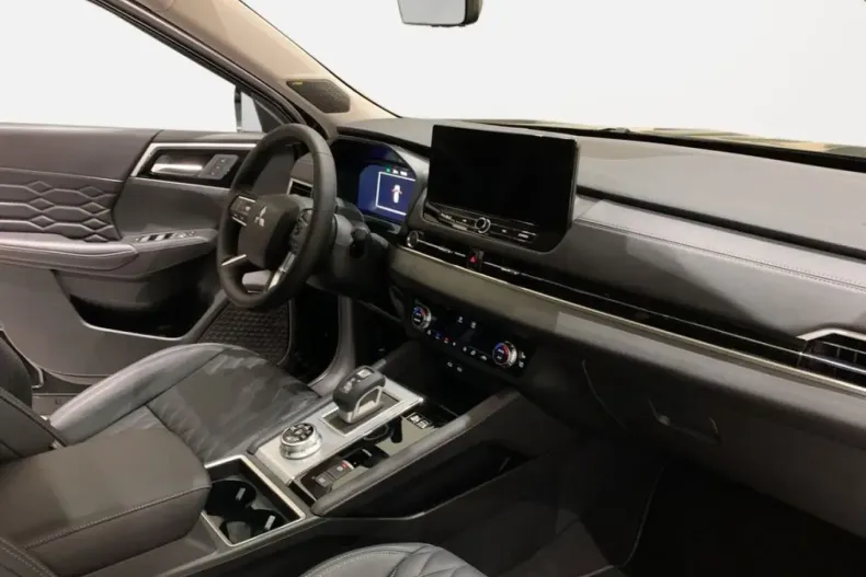 Mitsubishi Outlander din 2025 cu 19.000 km - oferta MIT242936 - foto 9