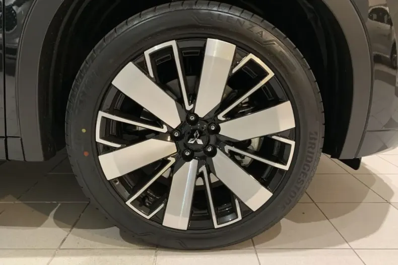 Mitsubishi Outlander din 2025 cu 19.000 km - oferta MIT242936 - foto 13