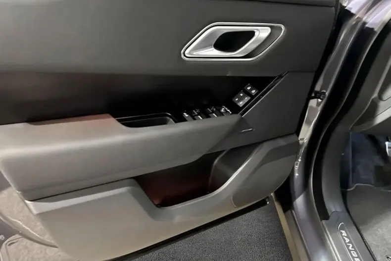 Land Rover Range Rover Velar din 2025 cu 15.500 km - oferta LAN242938 - foto 13