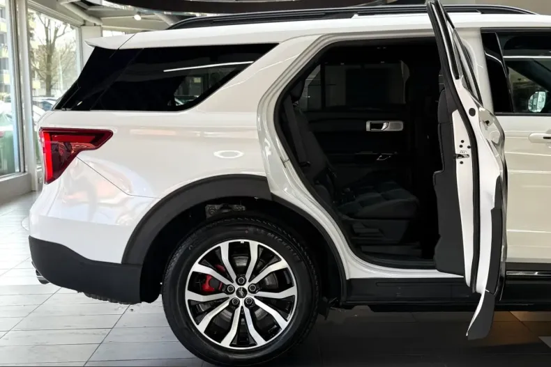 Ford Explorer din 2023 cu 69.385 km - oferta FOR242945 - foto 23