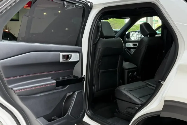 Ford Explorer din 2023 cu 69.385 km - oferta FOR242945 - foto 27