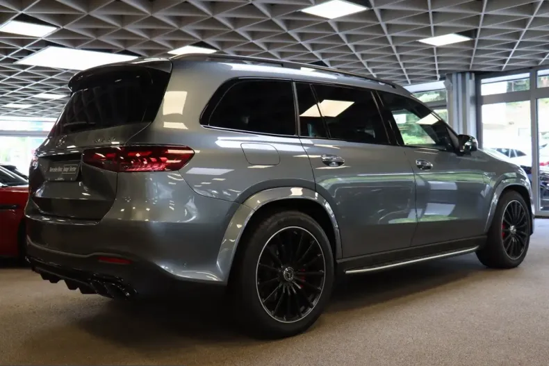 Mercedes-Benz GLS 63 AMG (Clasa GLS) din 2025 cu 5.100 km - oferta MER242953 - foto 3