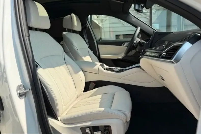 BMW X6 (Seria X) din 2025 cu 5.900 km - oferta BMW242954 - foto 11