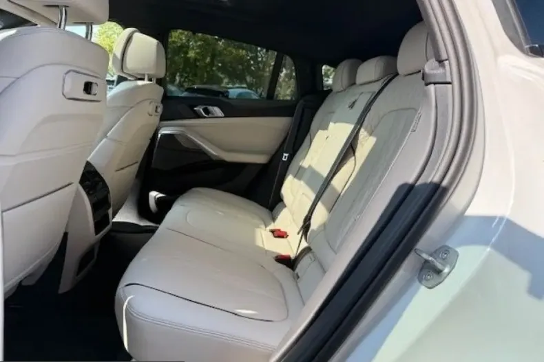 BMW X6 (Seria X) din 2025 cu 5.900 km - oferta BMW242954 - foto 13