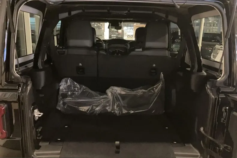 Jeep Wrangler din 2025 cu 9.900 km - oferta JEE242963 - foto 12