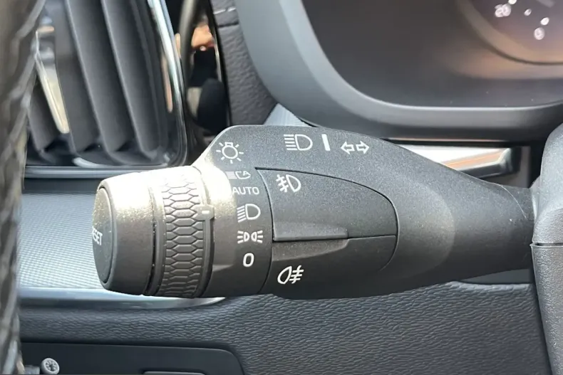 Volvo XC60 din 2021 cu 68.000 km - oferta VOL242971 - foto 28