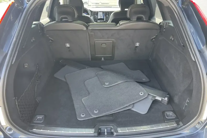 Volvo XC60 din 2021 cu 68.000 km - oferta VOL242971 - foto 29