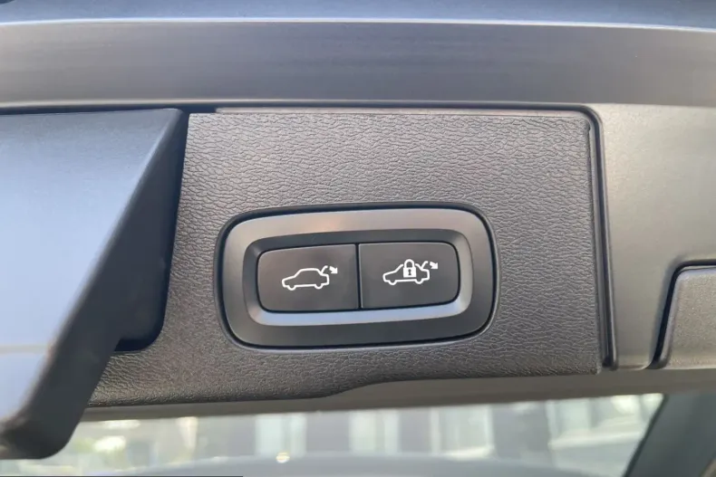 Volvo XC60 din 2021 cu 68.000 km - oferta VOL242971 - foto 30