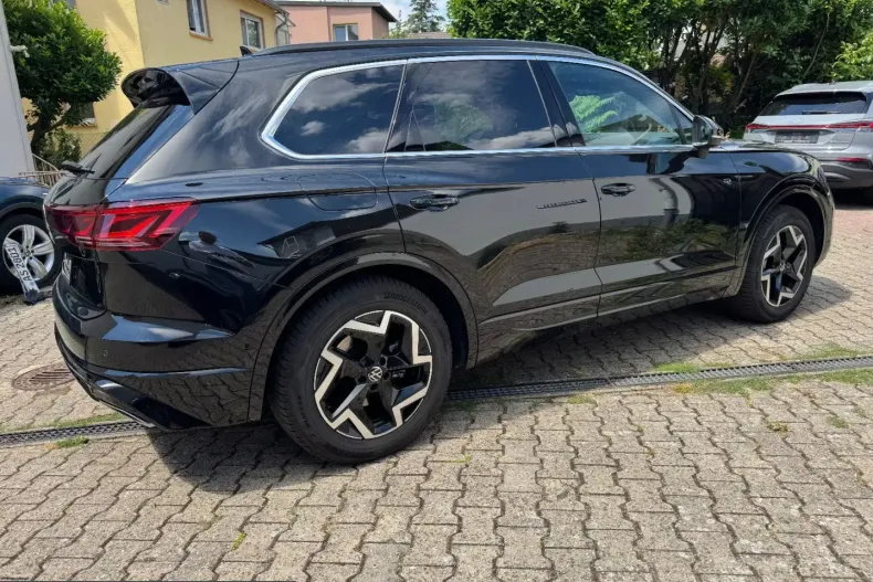 Volkswagen Touareg din 2025 cu 6.679 km - oferta VOL242998 - foto 7
