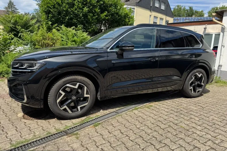 Volkswagen Touareg din 2025 cu 6.679 km - oferta VOL242998 - foto 16
