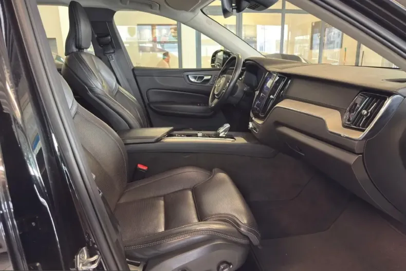 Volvo XC60 din 2021 cu 128.400 km - oferta VOL243021 - foto 10