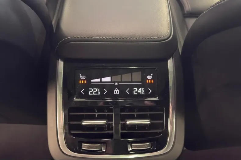 Volvo XC60 din 2021 cu 128.400 km - oferta VOL243021 - foto 12