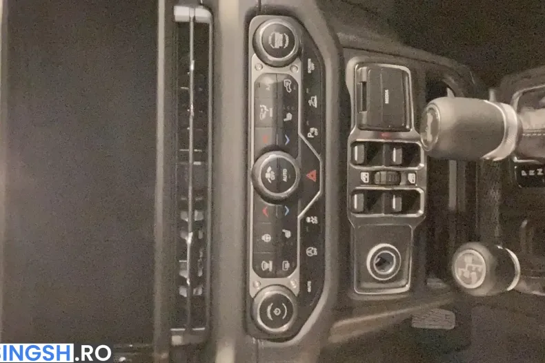Jeep Wrangler din 2025 cu 9.900 km - oferta JEE243047 - foto 11