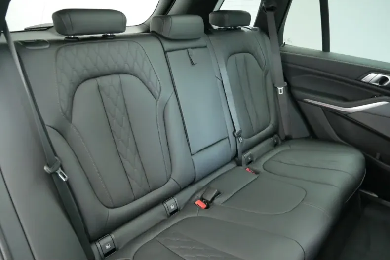 BMW X5 (Seria X) din 2023 cu 85.670 km - oferta BMW243055 - foto 13