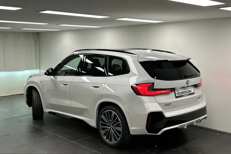 BMW iX1 (Seria X) din 2023 cu 26.215 km - oferta BMW243083 - foto 3