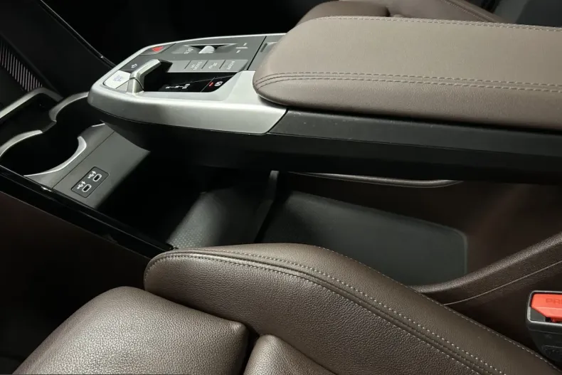 BMW iX1 (Seria X) din 2023 cu 26.215 km - oferta BMW243083 - foto 22