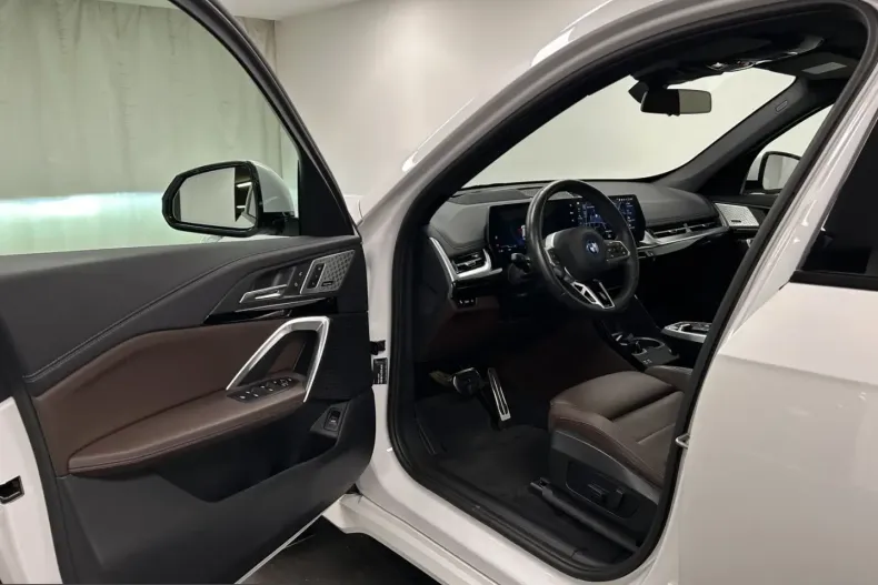 BMW iX1 (Seria X) din 2023 cu 26.215 km - oferta BMW243083 - foto 28