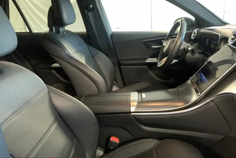 Mercedes-Benz GLC 200 (Clasa GLC) din 2023 cu 76.941 km - oferta MER243094 - foto 4