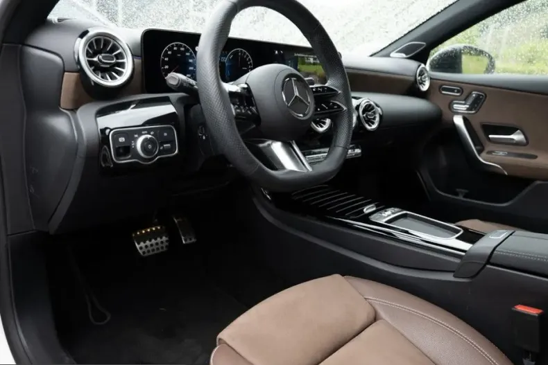 Mercedes-Benz A 250 (Clasa A) din 2025 cu 17.724 km - oferta MER243125 - foto 4