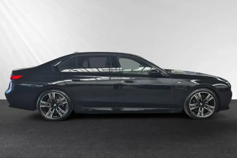 BMW 750 (Seria 7) din 2025 cu 19.998 km - oferta BMW243128 - foto 3