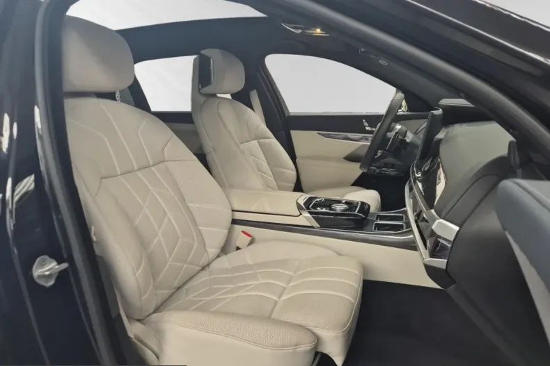 BMW 750 (Seria 7) din 2025 cu 19.998 km - oferta BMW243128 - foto 6