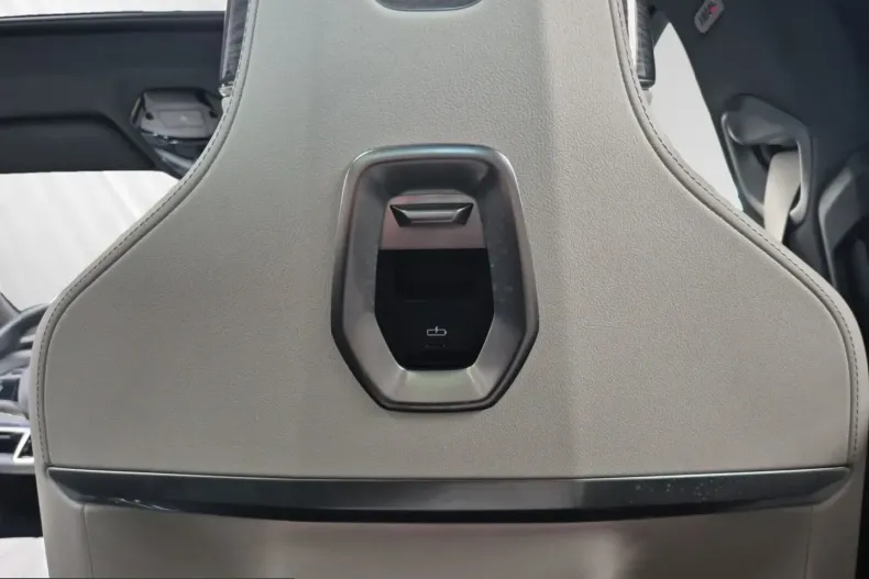 BMW 750 (Seria 7) din 2025 cu 19.998 km - oferta BMW243128 - foto 11