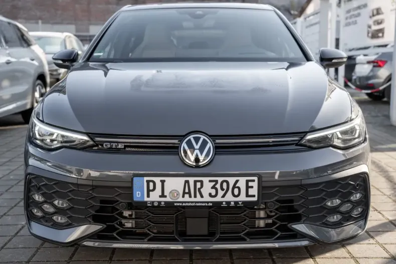 Volkswagen Golf din 2025 cu 19.990 km - oferta VOL243130 - foto 2