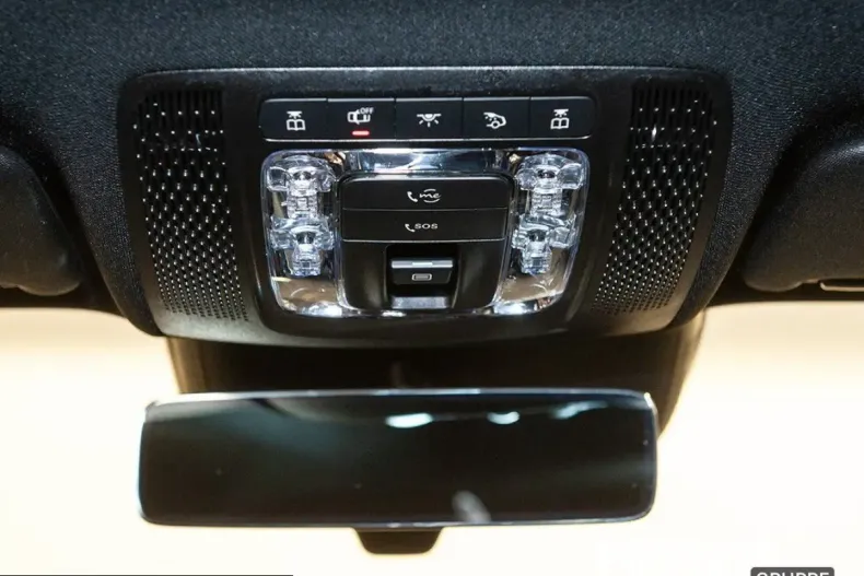 Mercedes-Benz CLA 200 (Clasa CLA) din 2025 cu 11.117 km - oferta MER243151 - foto 10