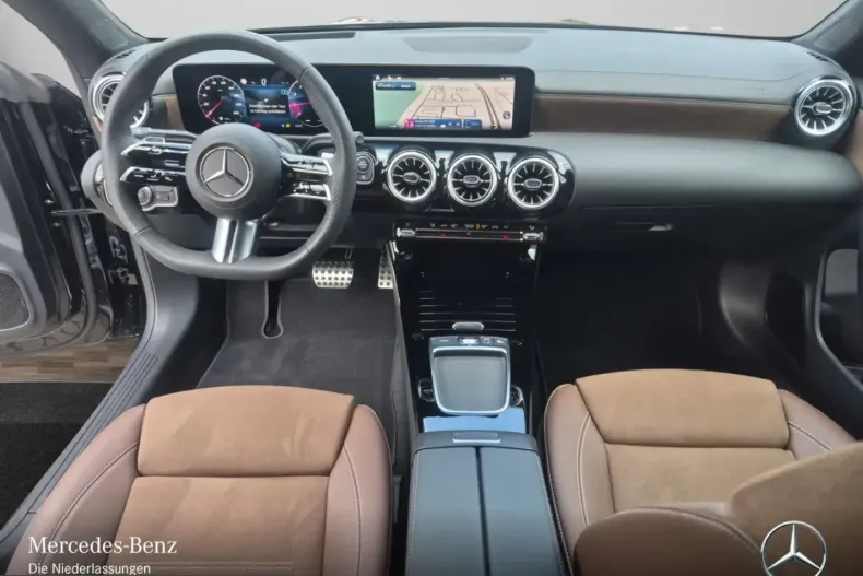 Mercedes-Benz CLA 200 (Clasa CLA) din 2025 cu 18.921 km - oferta MER243152 - foto 2