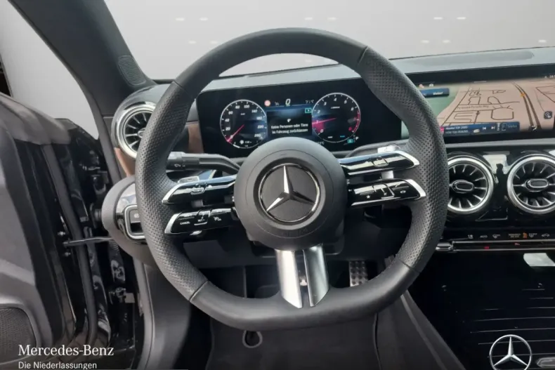 Mercedes-Benz CLA 200 (Clasa CLA) din 2025 cu 18.921 km - oferta MER243152 - foto 11