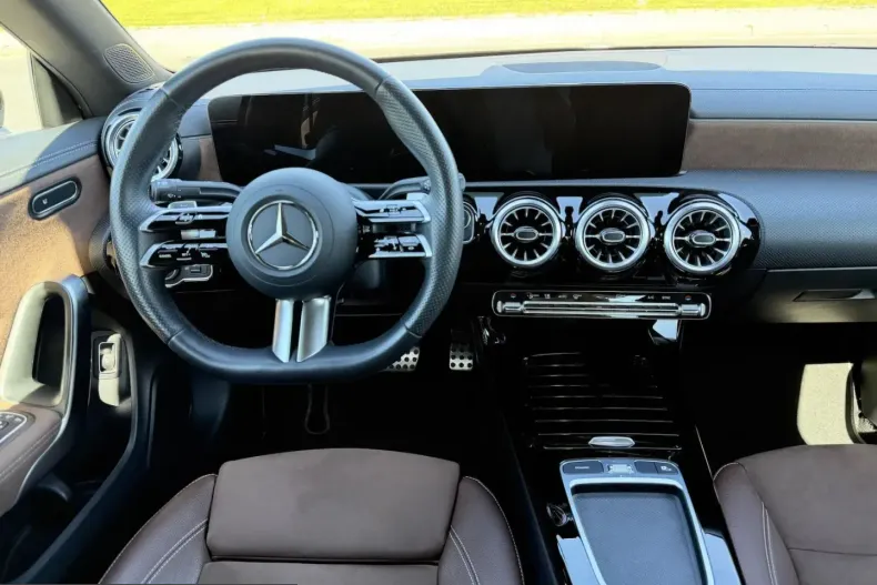 Mercedes-Benz CLA 180 (Clasa CLA) din 2024 cu 49.570 km - oferta MER243154 - foto 4