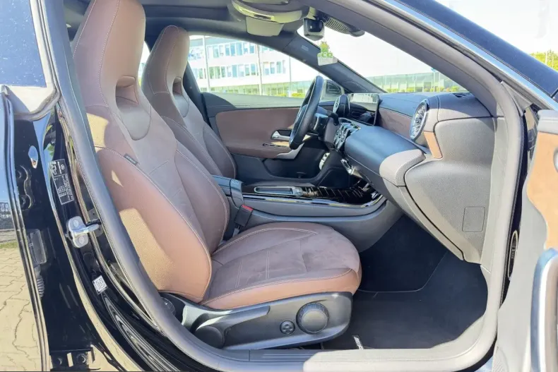 Mercedes-Benz CLA 180 (Clasa CLA) din 2024 cu 49.570 km - oferta MER243154 - foto 10