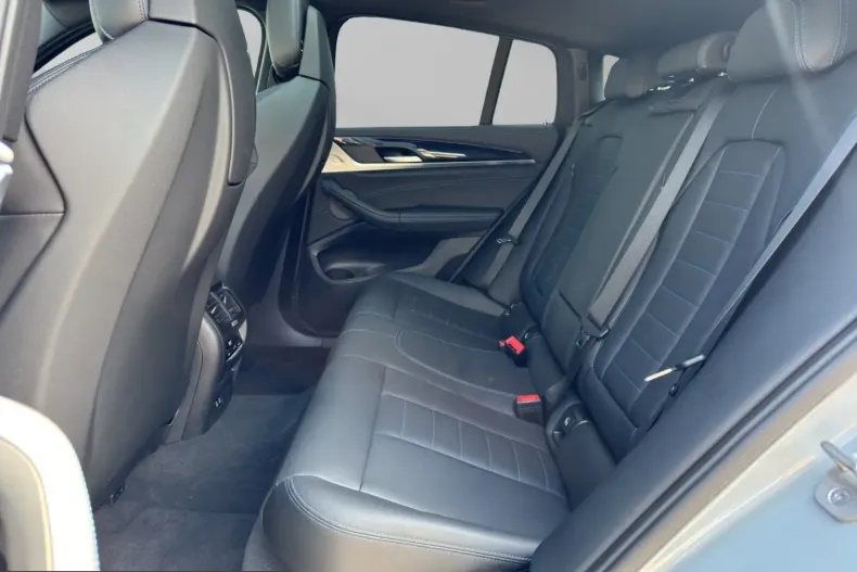 BMW X4 (Seria X) din 2023 cu 34.950 km - oferta BMW243160 - foto 11