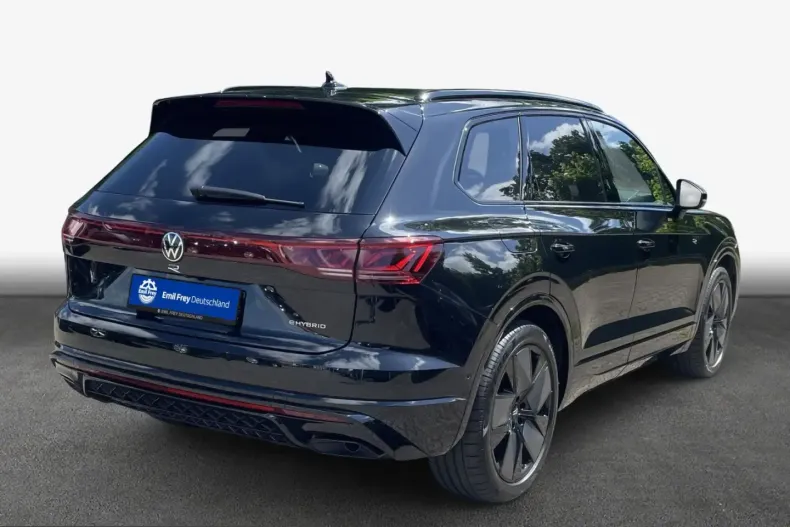 Volkswagen Touareg din 2025 cu 10.060 km - oferta VOL243162 - foto 2