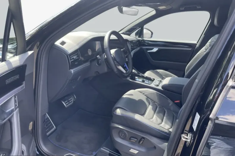 Volkswagen Touareg din 2025 cu 10.060 km - oferta VOL243162 - foto 8