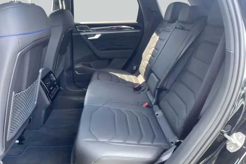 Volkswagen Touareg din 2025 cu 10.060 km - oferta VOL243162 - foto 10