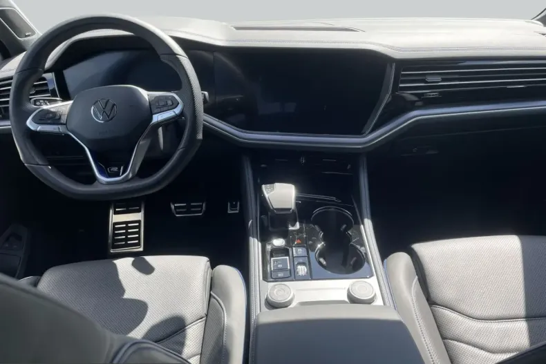 Volkswagen Touareg din 2025 cu 10.060 km - oferta VOL243162 - foto 12