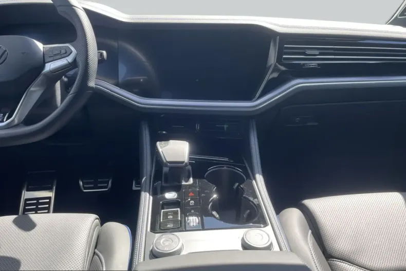 Volkswagen Touareg din 2025 cu 10.060 km - oferta VOL243162 - foto 13