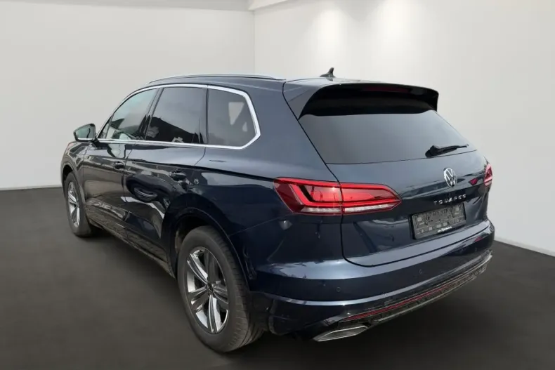 Volkswagen Touareg din 2023 cu 45.067 km - oferta VOL243163 - foto 4