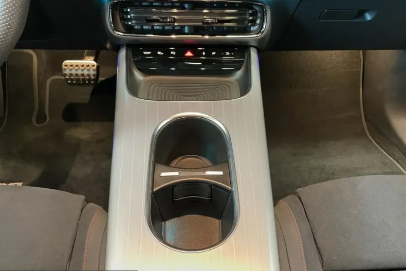Mercedes-Benz CLA 250 (Clasa CLA) din 2025 cu 22.145 km - oferta MER243178 - foto 9