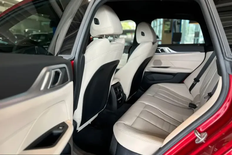 BMW i4 (Seria 4) din 2025 cu 23.829 km - oferta BMW243205 - foto 22