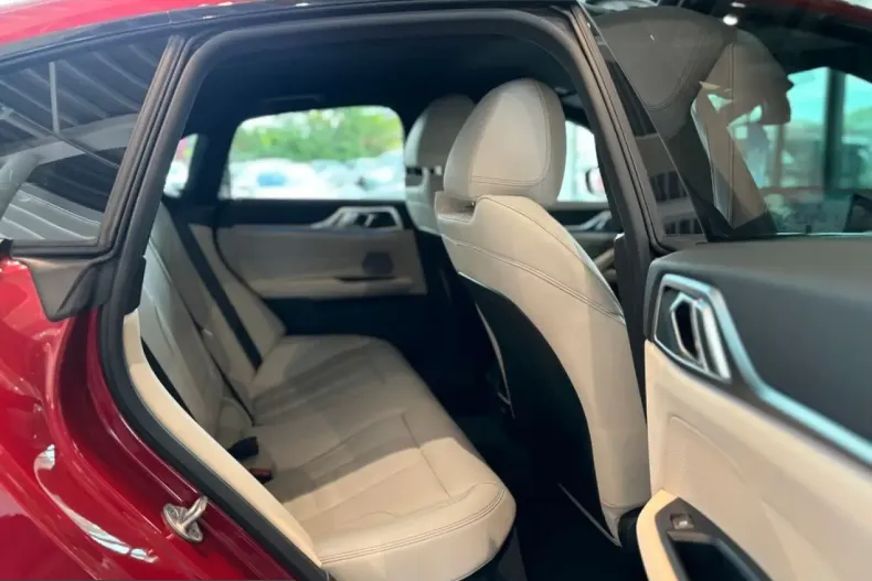 BMW i4 (Seria 4) din 2025 cu 23.829 km - oferta BMW243205 - foto 26