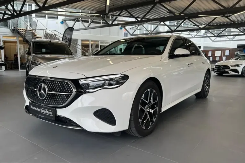 Mercedes-Benz E 220 (Clasa E) din 2024 cu 21.700 km - oferta MER243217 - foto 1