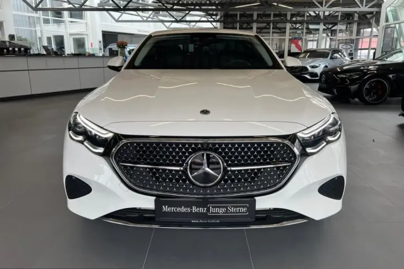 Mercedes-Benz E 220 (Clasa E) din 2024 cu 21.700 km - oferta MER243217 - foto 2