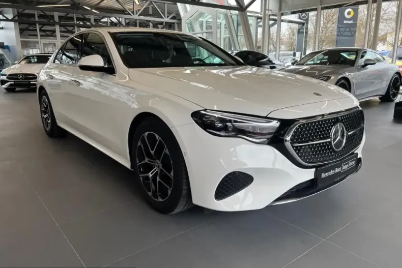 Mercedes-Benz E 220 (Clasa E) din 2024 cu 21.700 km - oferta MER243217 - foto 3