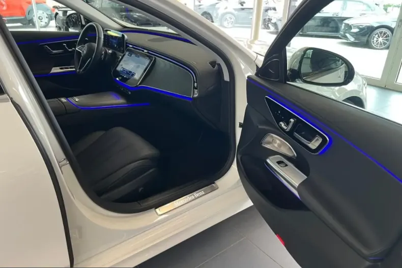 Mercedes-Benz E 220 (Clasa E) din 2024 cu 21.700 km - oferta MER243217 - foto 9