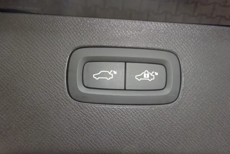 Volvo XC90 din 2025 cu 22.179 km - oferta VOL243218 - foto 16